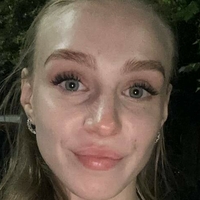 alice_19f Desnuda