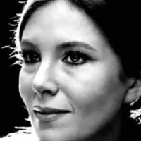 Anouk Ferjac Desnuda