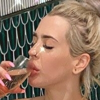 Billie Loves Desnuda