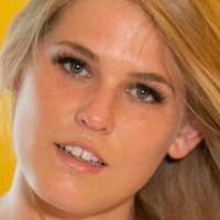 Charlie Nicole Desnuda