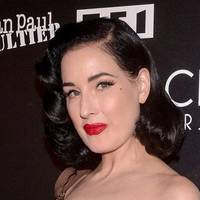 Dita Von Teese Desnuda