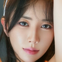 DJ Choi Desnuda