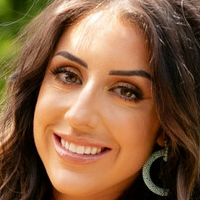 Dr. Britt Baker Desnuda
