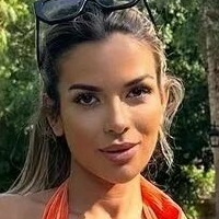 Ekin-Su Cuelcueloglu Desnuda