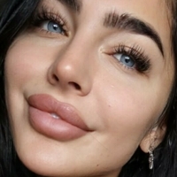 Emily Rinaudo Desnuda