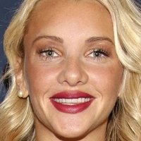 Evelyn Burdecki Desnuda