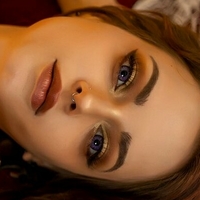 Genevieve Desnuda