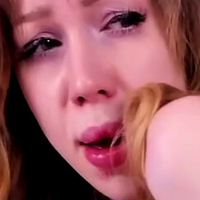 HELLOIAMASTRID Desnuda