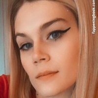 Holographicmuse Desnuda