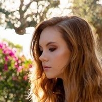 Kayla Coyote Desnuda