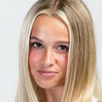 Mia Rogan Desnuda
