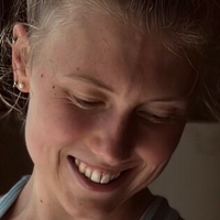 Mona Huygelen Desnuda