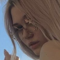 MyApril Desnuda