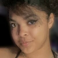 The Queen Celine Desnuda